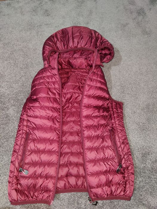 Vesta dama S. Comandata online dar prea mica PT mine.