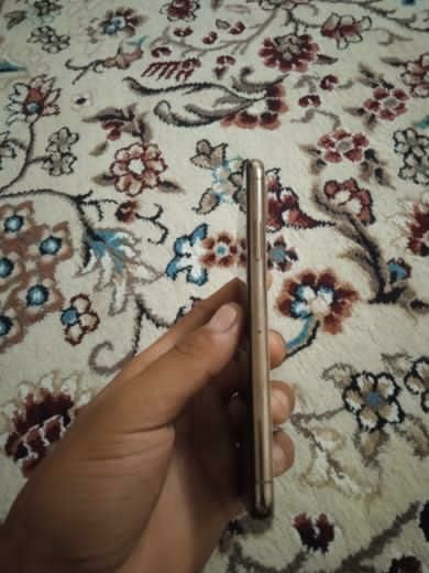 iPhone xs srochna sotildi