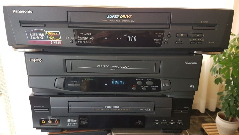 Mixer audio, aparate video si radio cd.