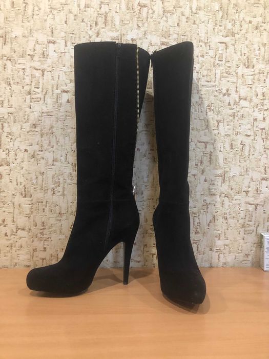 Сапоги женские новые замшевые осенние.