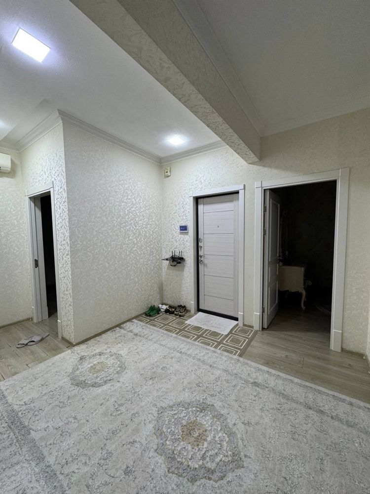 Коратош 4/4/5 Евроремонт бал: 2.20х7 100 кв.м ор: Дружба Чорсу Масжид