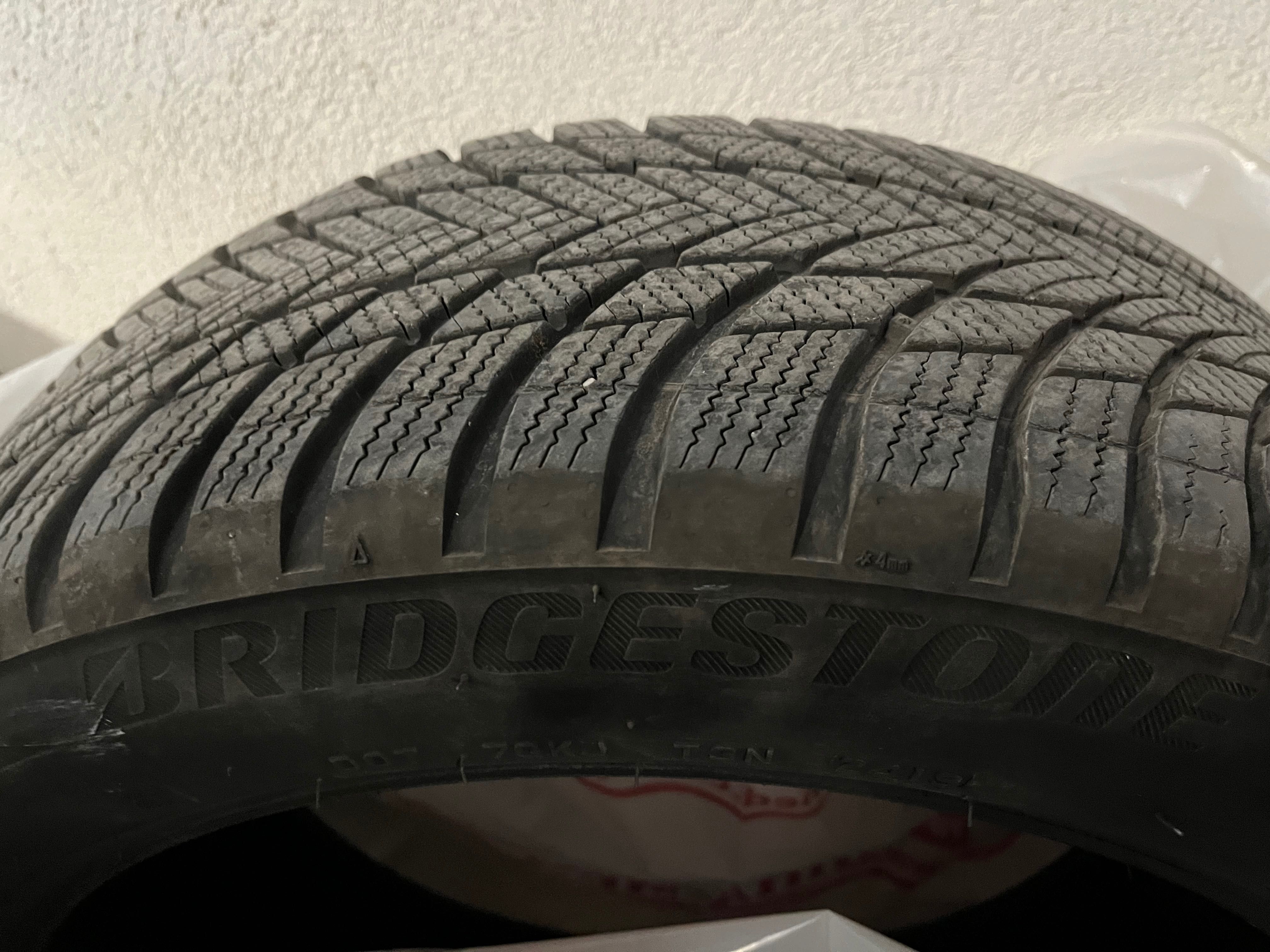 245/45/20 зимни гуми Bridgestone Blizzak LM001