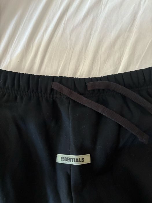 pantaloni de trenning essentials