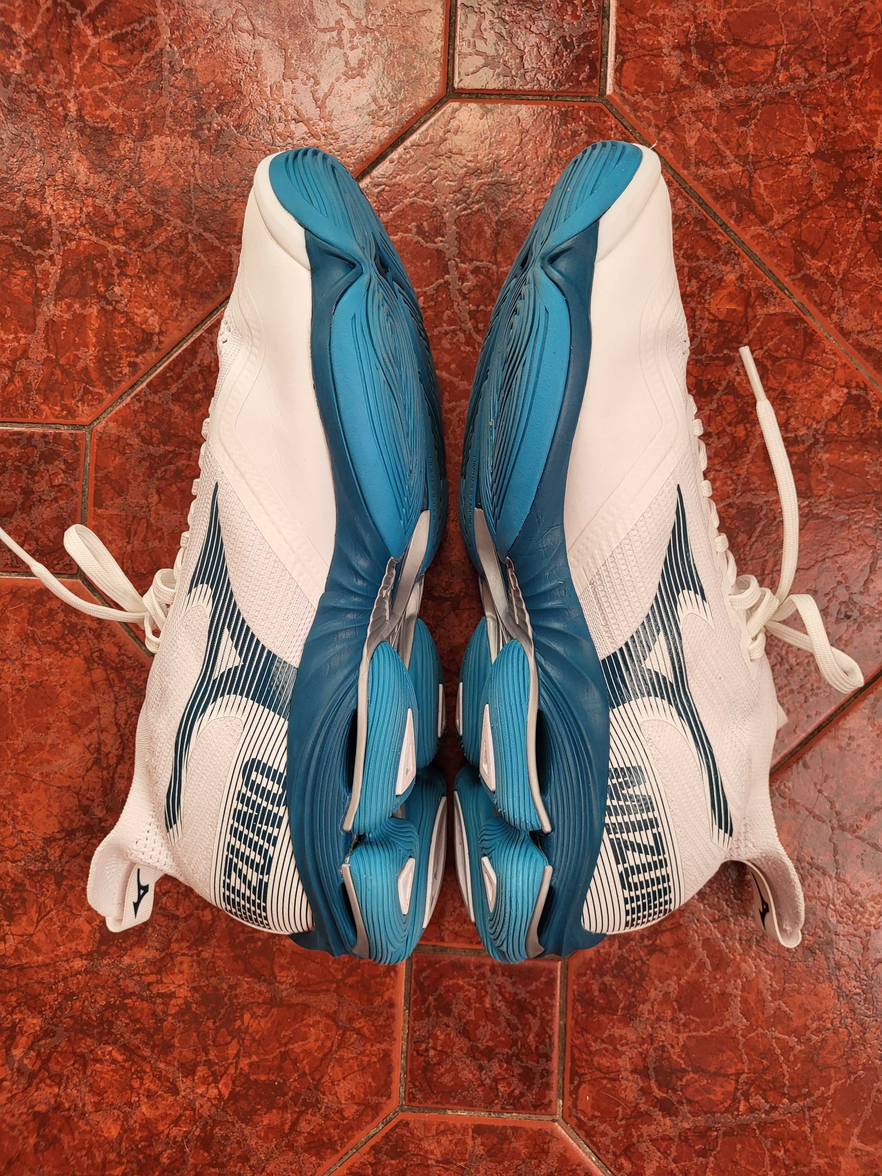 Mizuno мъжки маратонки 43 номер