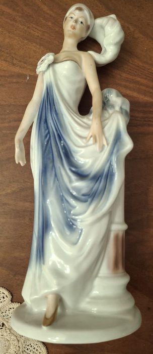 Statueta - Art Deco - Portelan - Arpo - Curtea de Arges