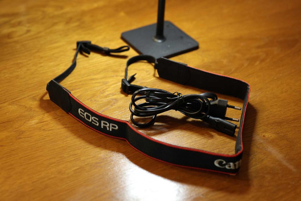 Canon EOS RP Aparat Mirrorless 26.2MP Full Frame 4K Body 2 acumulatori