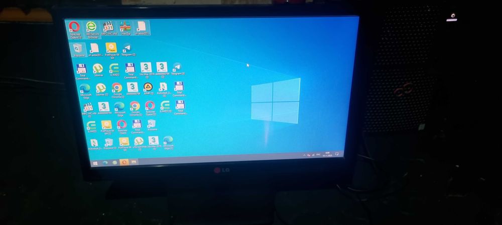 Stolga quyiladigan Kompyutet