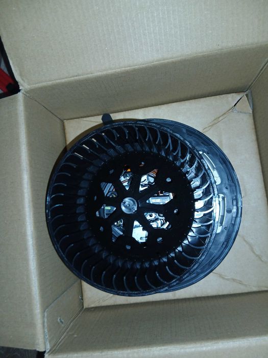 Вентилатор БМВ Е90/91 НОВ