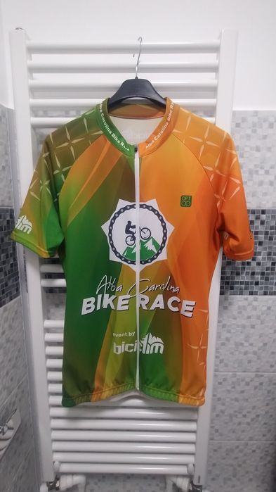 Tricou ciclism, diverse modele