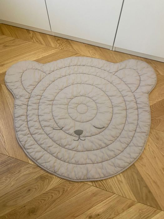 Килимче мече за детска стая