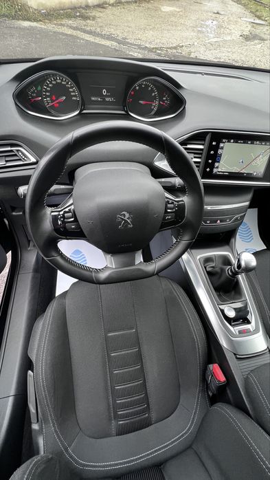 Peugeot 308 / Benzina / Euro 6 / 1.2 Puretech/ 130 cp / Negru perlat /