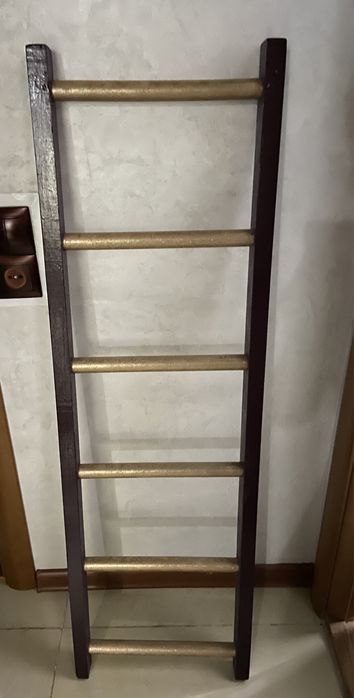 Продам лесенку из натурального дерева