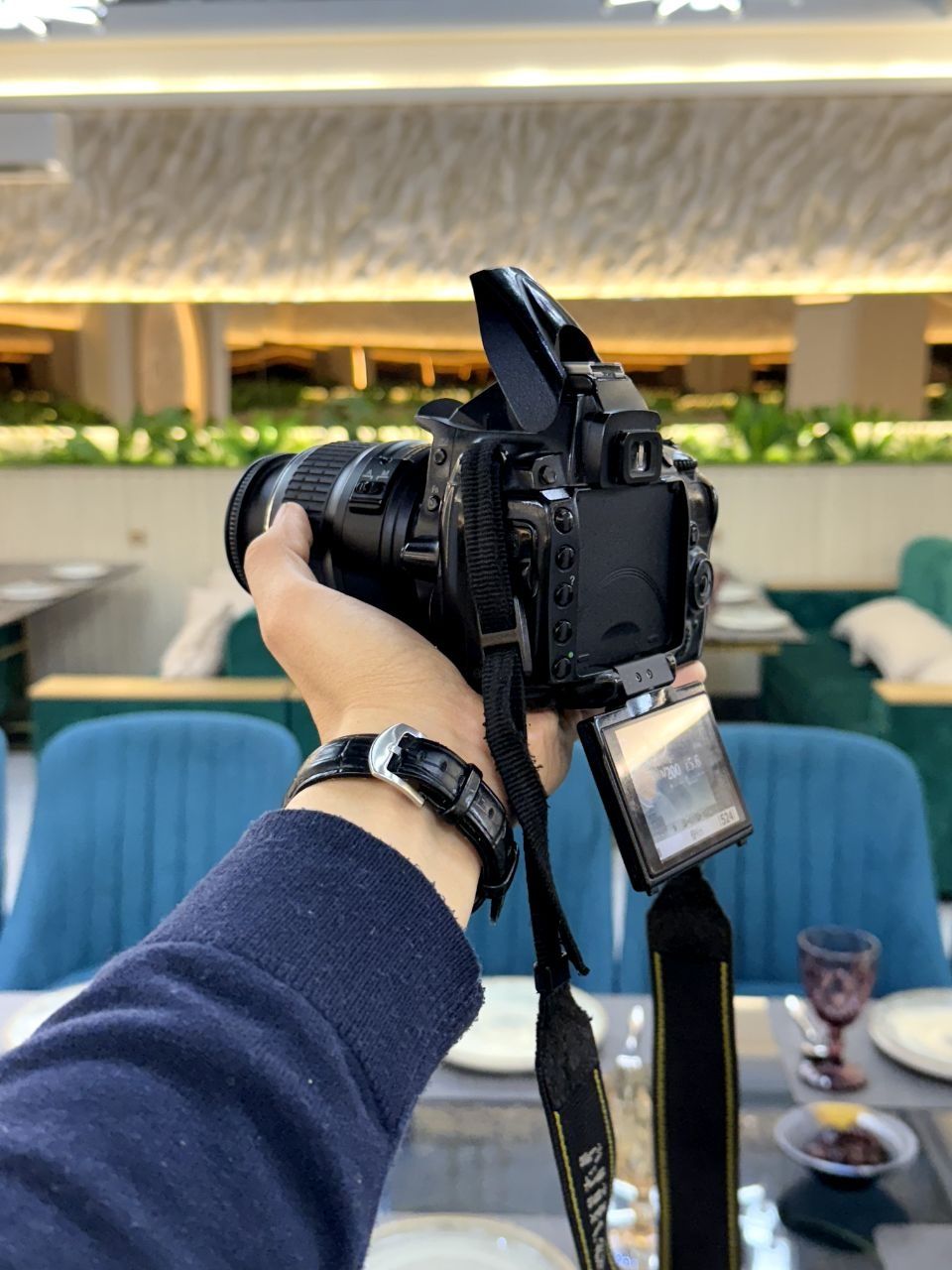Продаётся/Sotuvda Nikon D5000