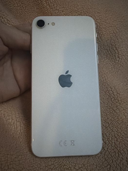 I Phone se 2021 память 64 гб