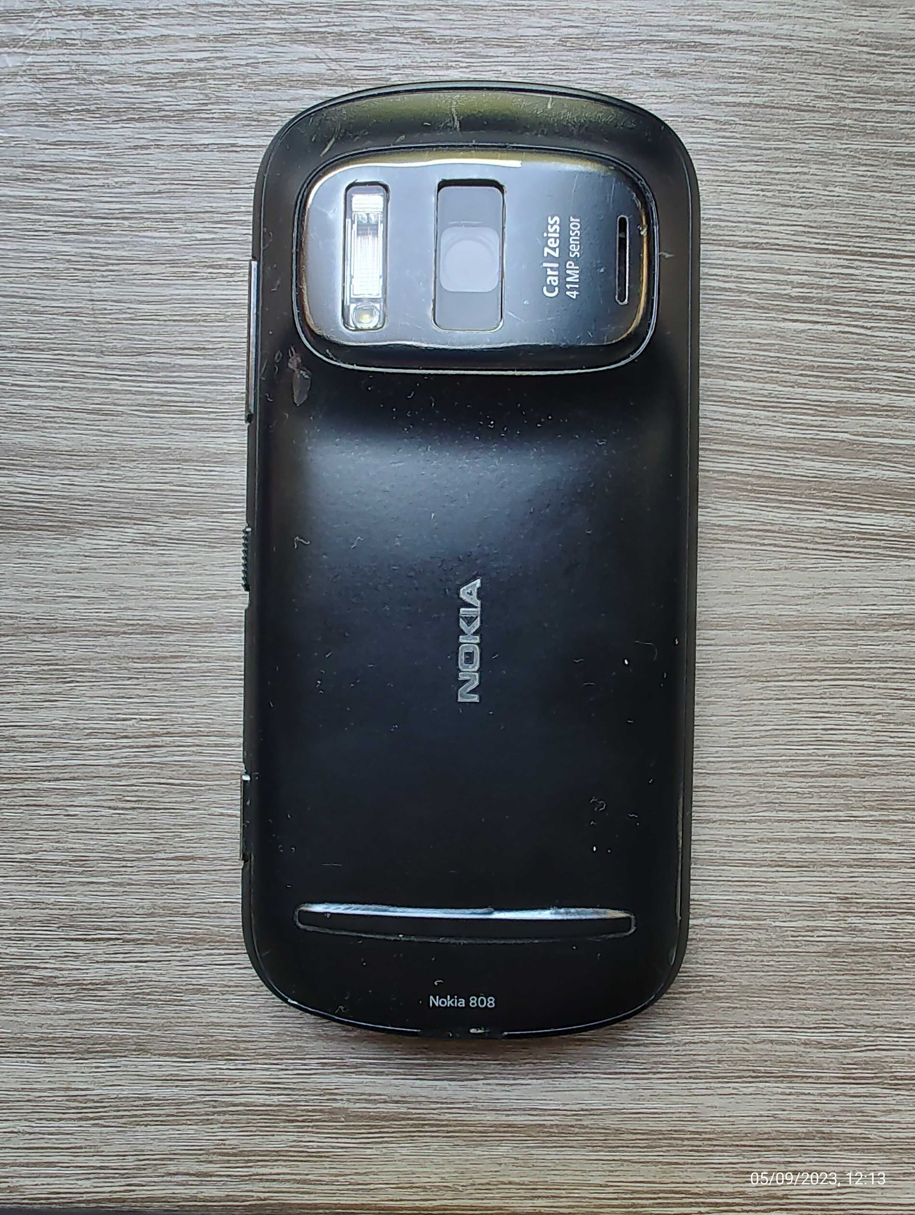 Nokia 808 PureView