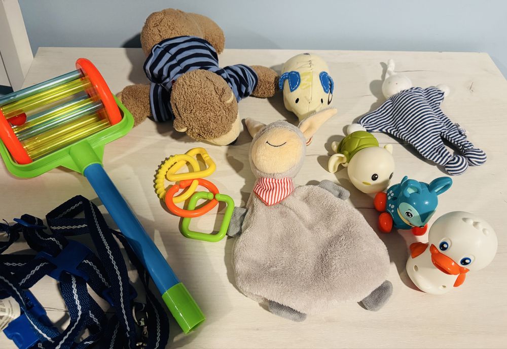 Лот     играчки бебешки