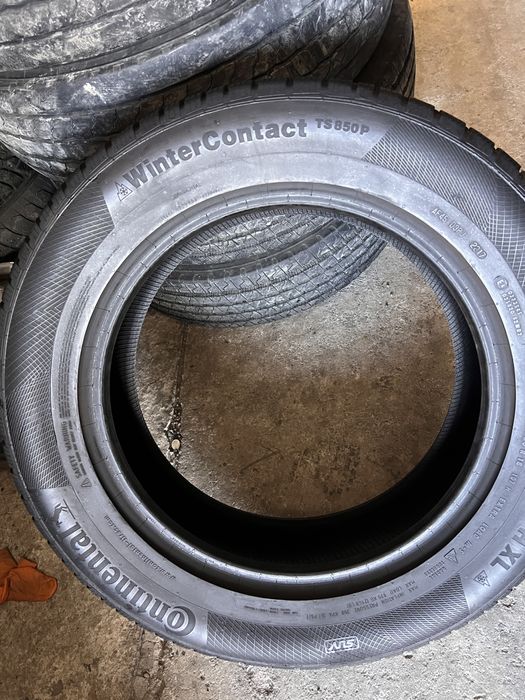 2 anvelope iarna 235/60/18 , Continental , 7 mm