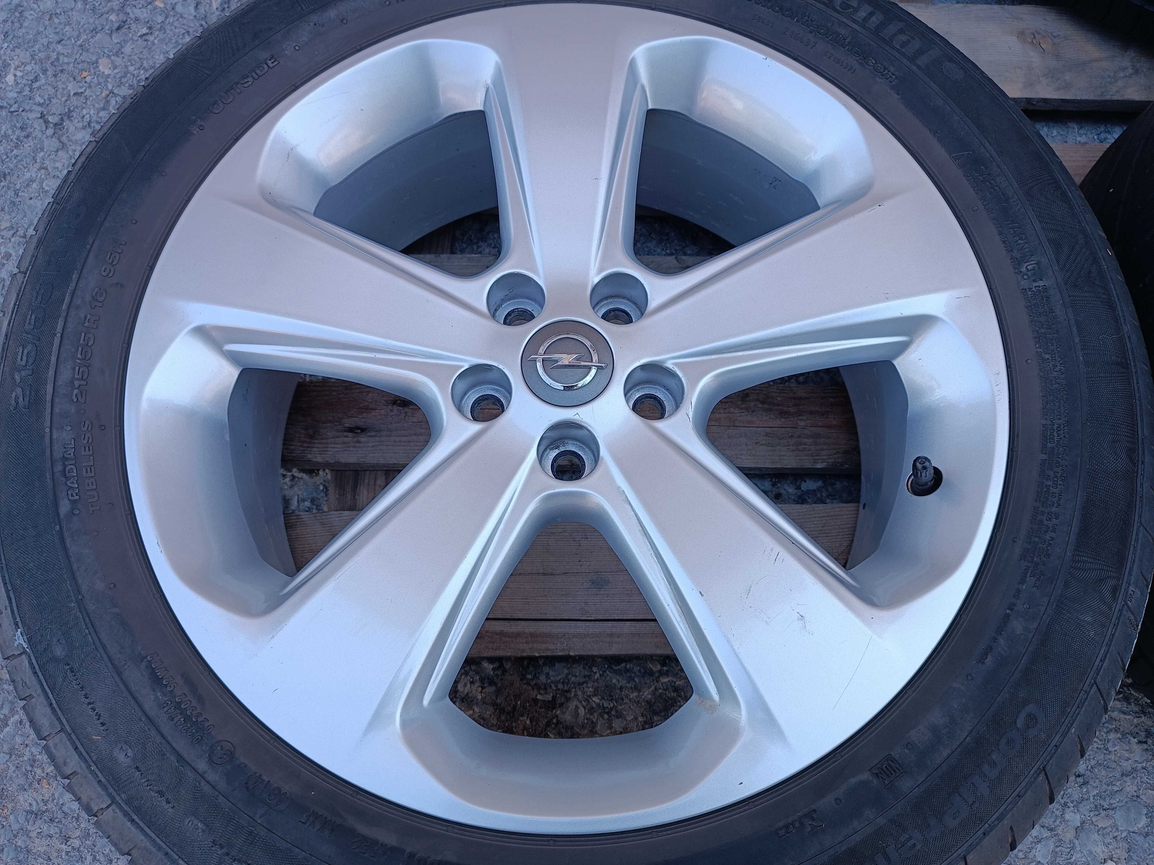 Лети джанти 18ки 5х105 Opel + летни гуми 215/55/18 Continental