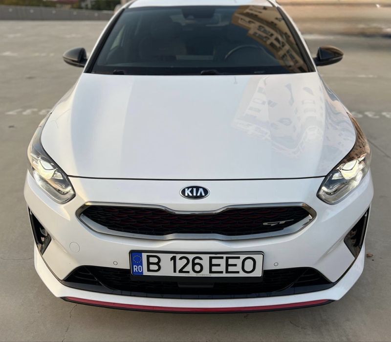 Kia Proceed GT - 204 HP - Deluxe White