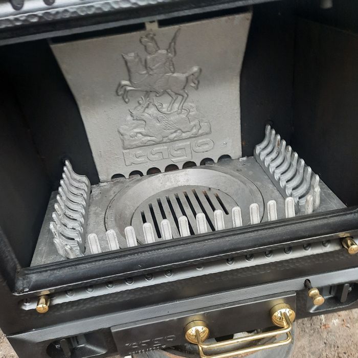 Focar șemineu de fontă de 15 kw marca KAGO  GIGANT