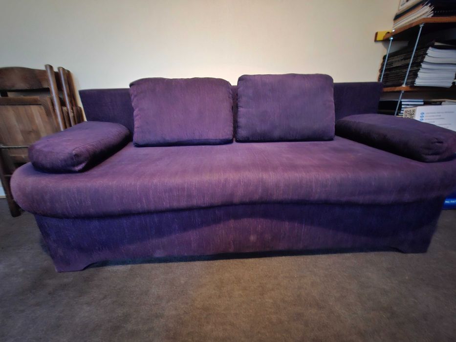 Продава се разтегаем диван