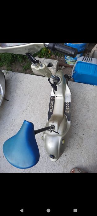 Vand scuter în stare destul de buna