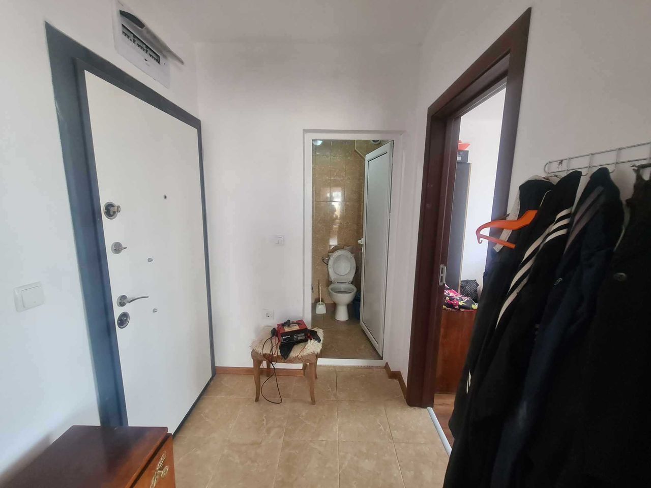 Продава се Двустаен апартамент в Хасково, Любен Каравелов - 71 кв.м за 1006 €/кв.м - Снимка #2