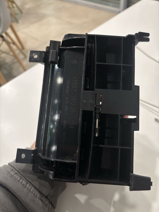 Пепелник за Ауди А3 8П / Audi A3 8P