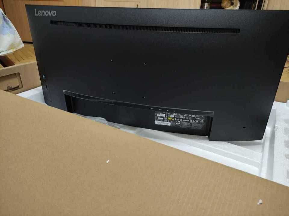 Monitor Lenovo 34" G34w-30 | Curbat | WQHD | 165 Hz | Garantie 2027