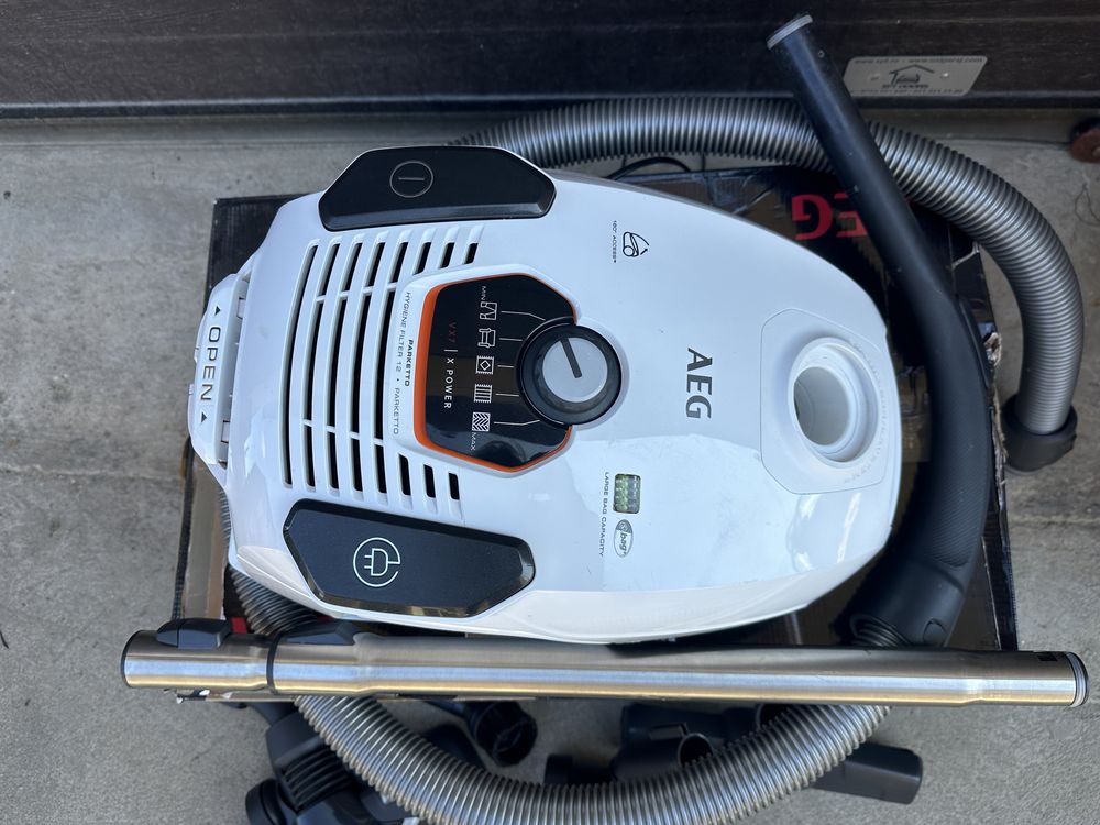 Aspirator AEG VX-7