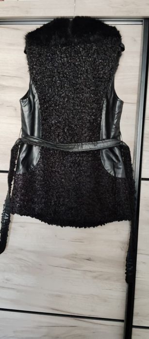 Vestă neagra imitație piele și blană,