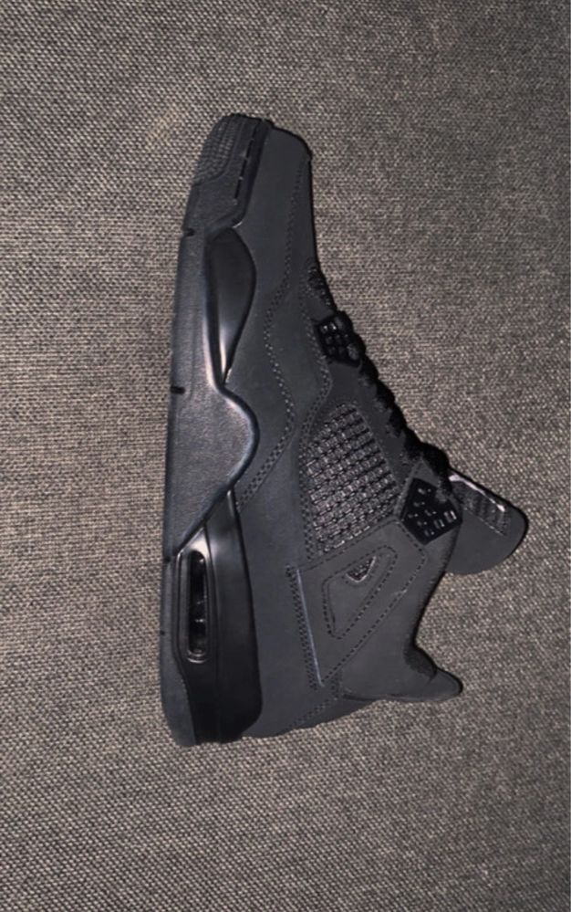 Jordan 4 black cat