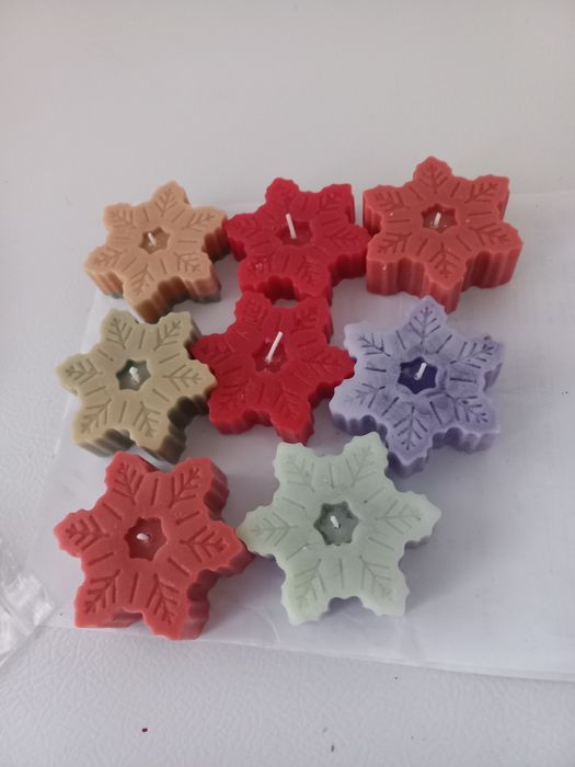 Lumânări turnate unele un pic parfumate