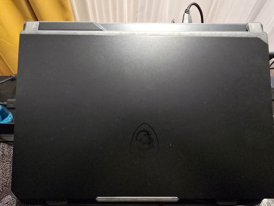 Laptop Gaming MSI Cyborg 15 a13V