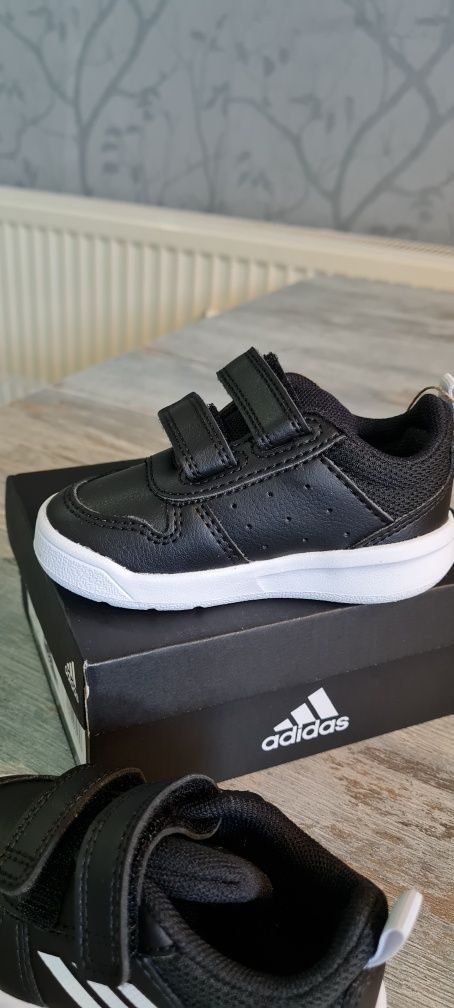 Бебешки маратонки Adidas-2 чифта