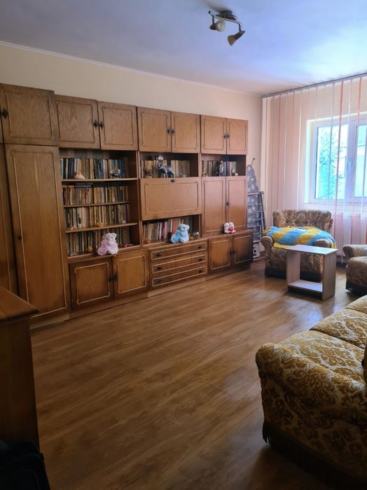 Apartament 3 camere, parter, mobilat și utilat – Brezoi, gata de mutat