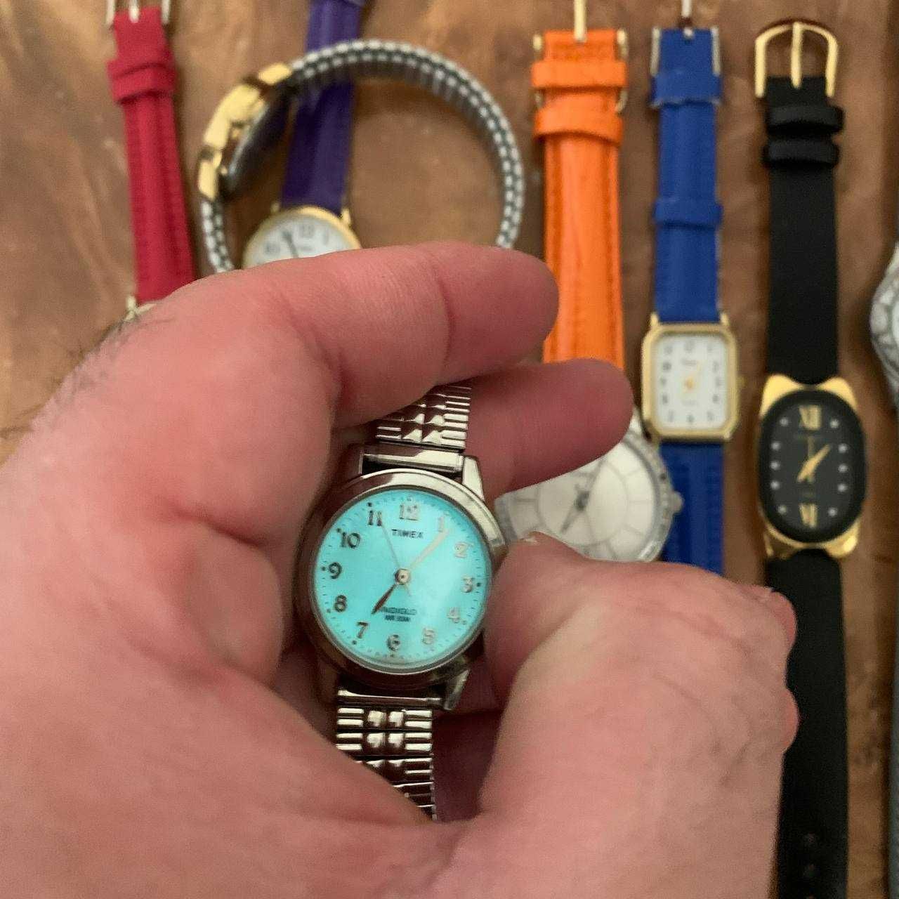 Timex soatlar sotiladi klassik
