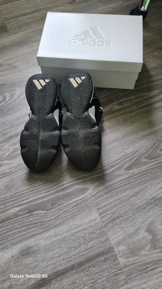 Маратонки Adidas
