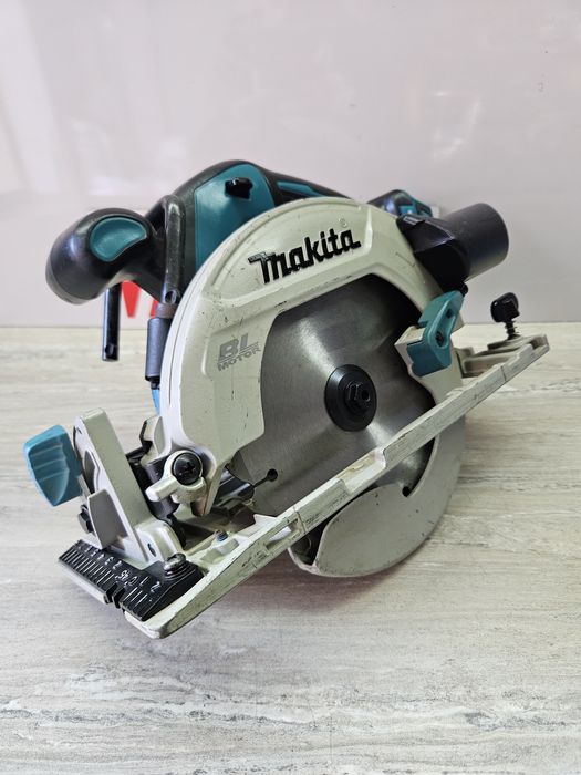 Makita Ръчен Циркуляр DHS680