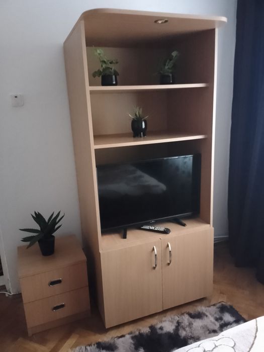 Vând foarte avantajos set dormitor