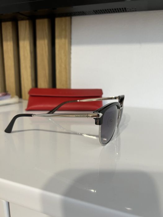 Ochelari de soare Guess