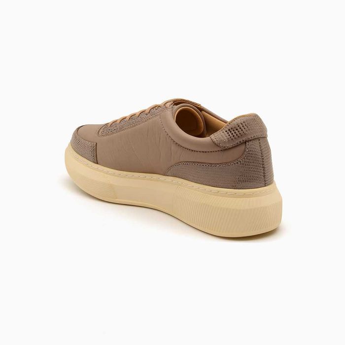 Дамски бежови спортни обувки от естествена кожа с ефектни детайли