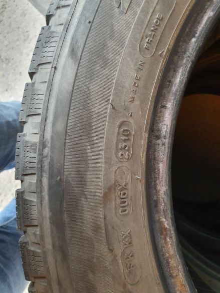 4 зимни гуми Michelin 215 60 17