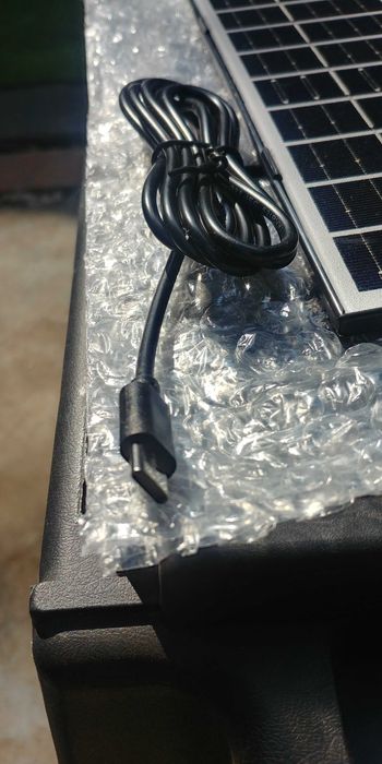 Солнечная панель - зарядка для смартфона с USB Type-C