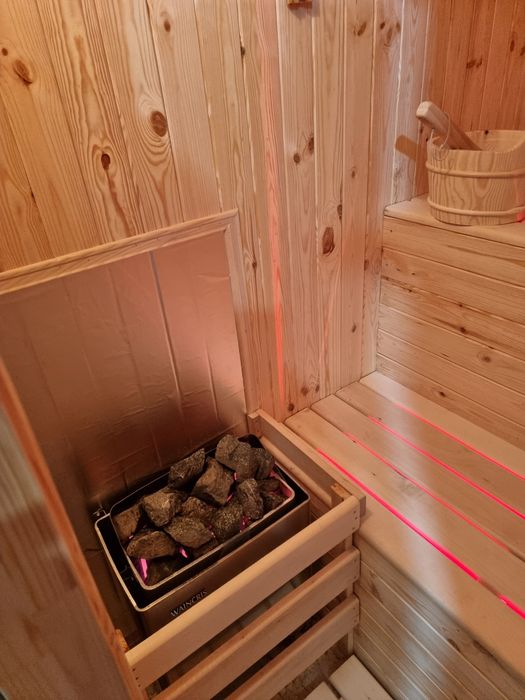 Sauna interior sauna exterior sauna uscată sauna salină .