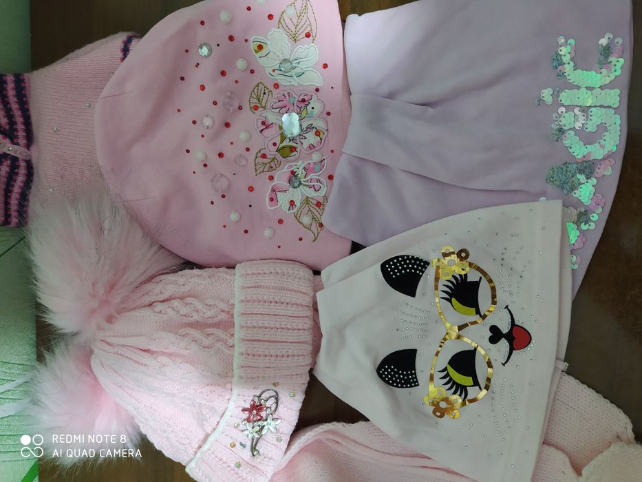 Продам шапки и другие вещи