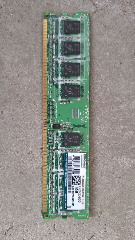 Продавам RAM памет DDR2 4бр. по 1GB