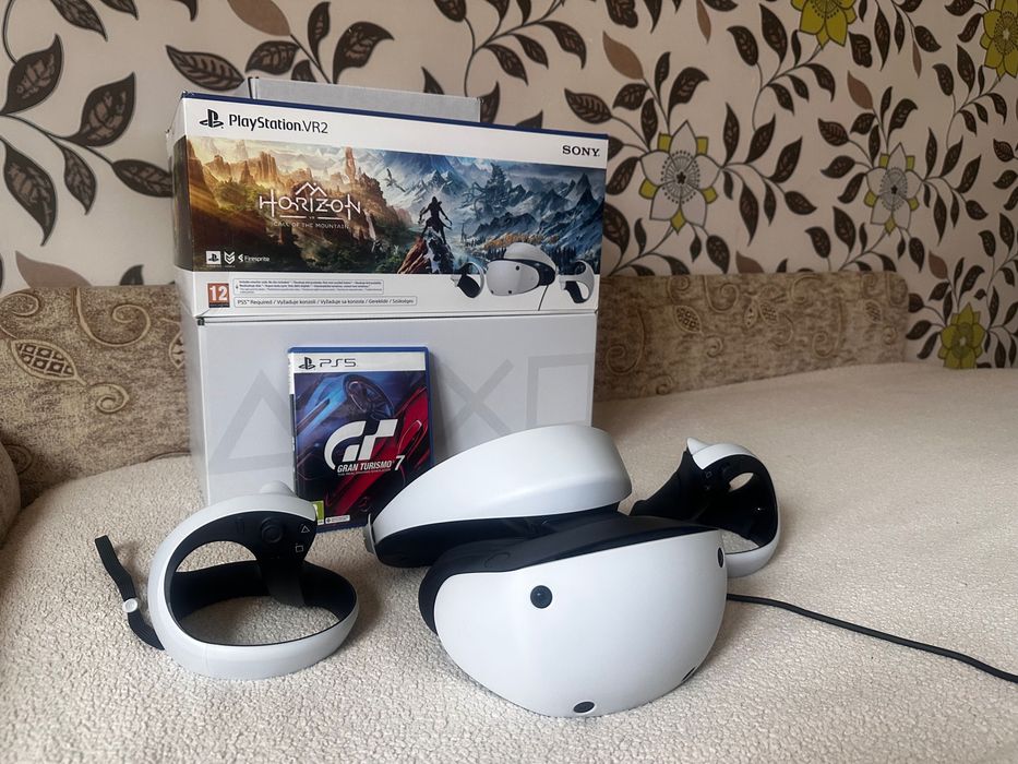 PlayStation VR2 + Gran Turismo 7 PS5 подарък