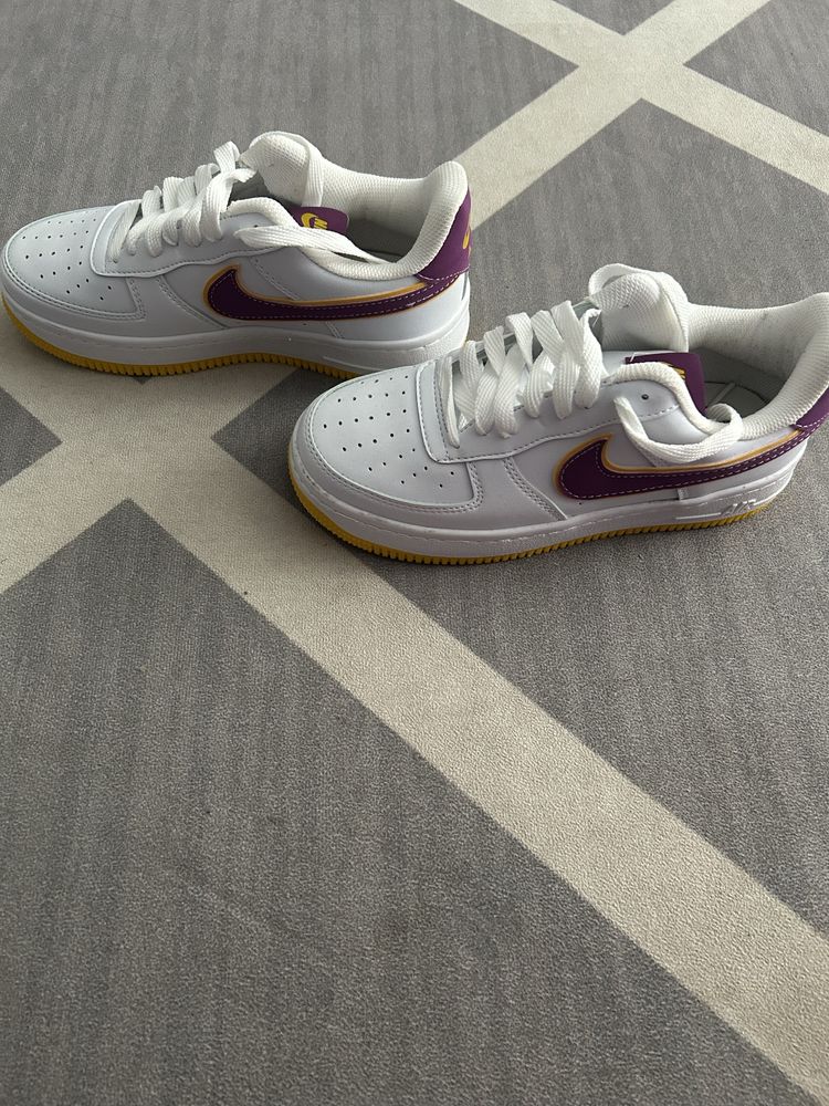 Adidasi Nike Air Force 1