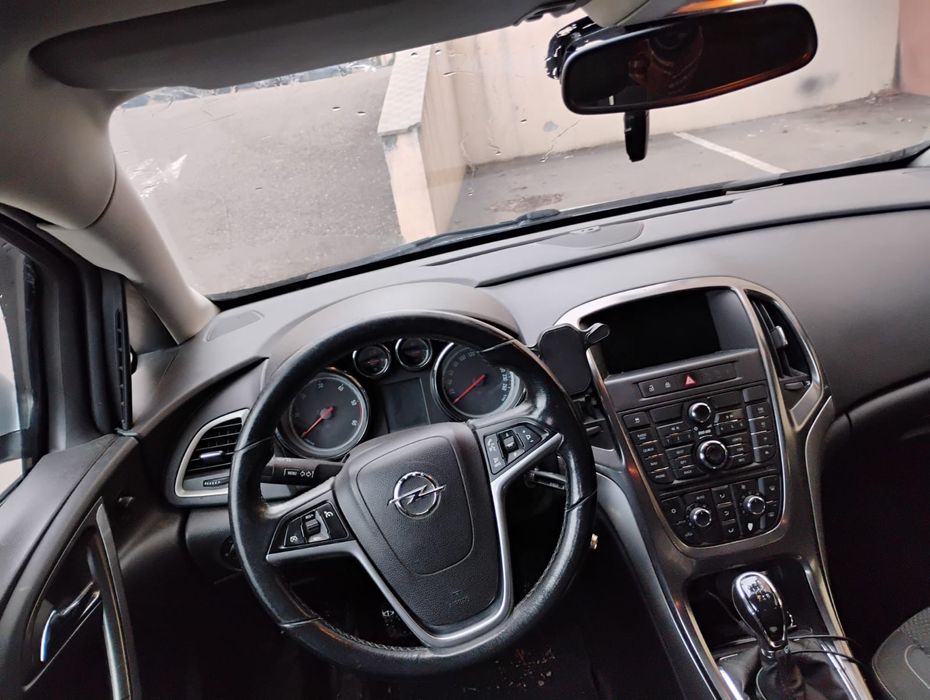 Opel Astra J 1.7 cdti 2012 SCHIMB